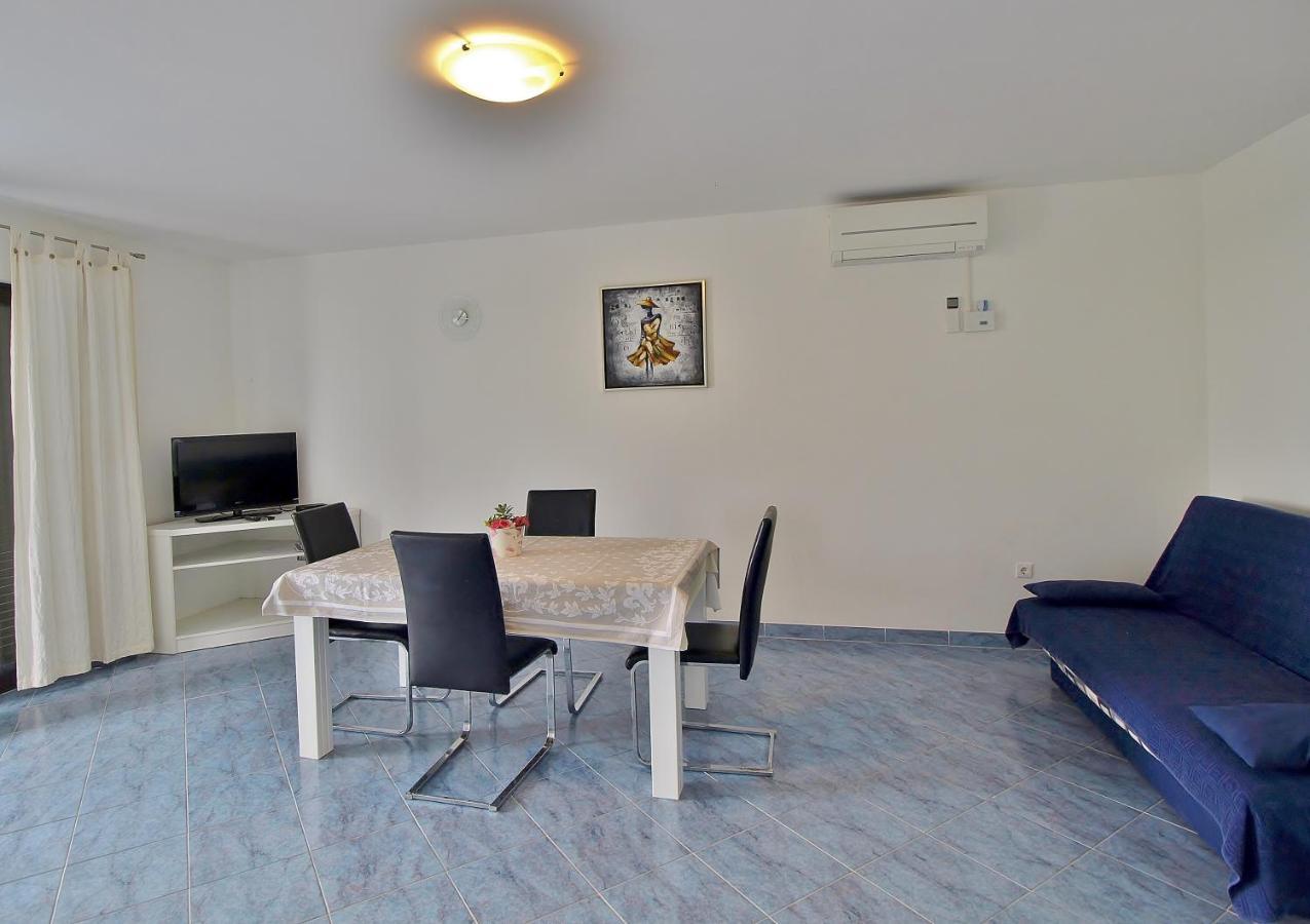 Apartments Eufemija ラブ エクステリア 写真